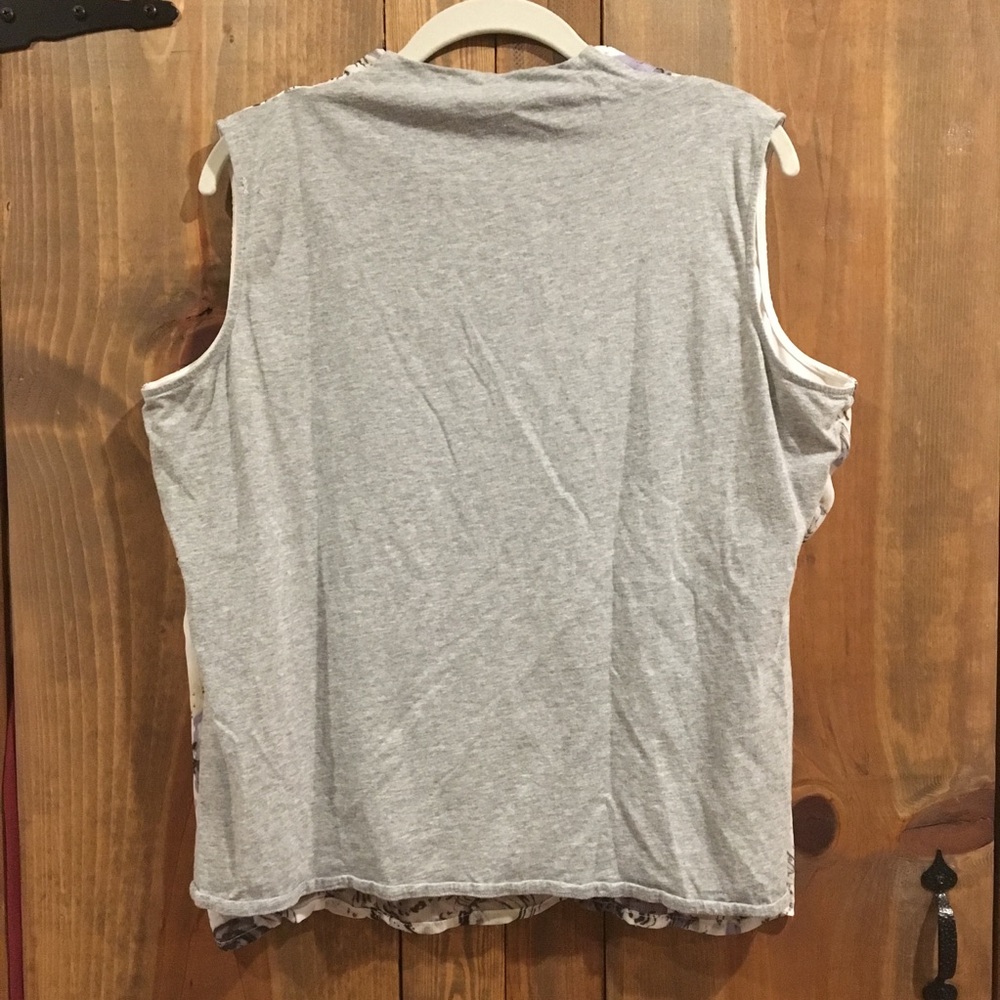 Bi-Colored Tank Top - Picture 4 of 4